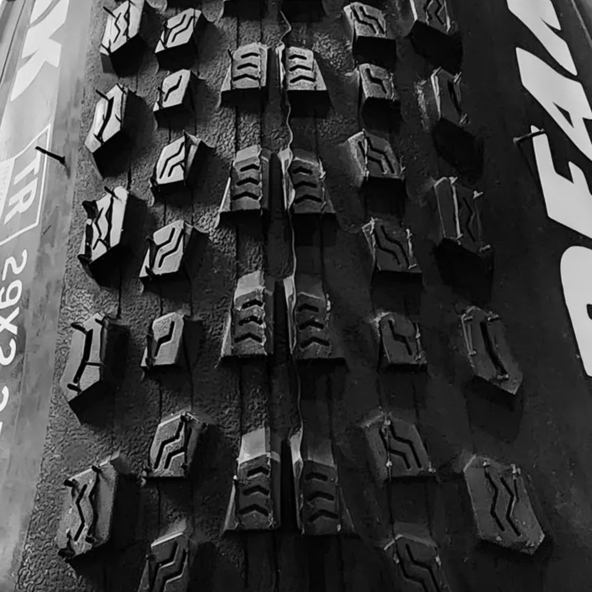 Pneu 29x2.25 GoodYear Peak