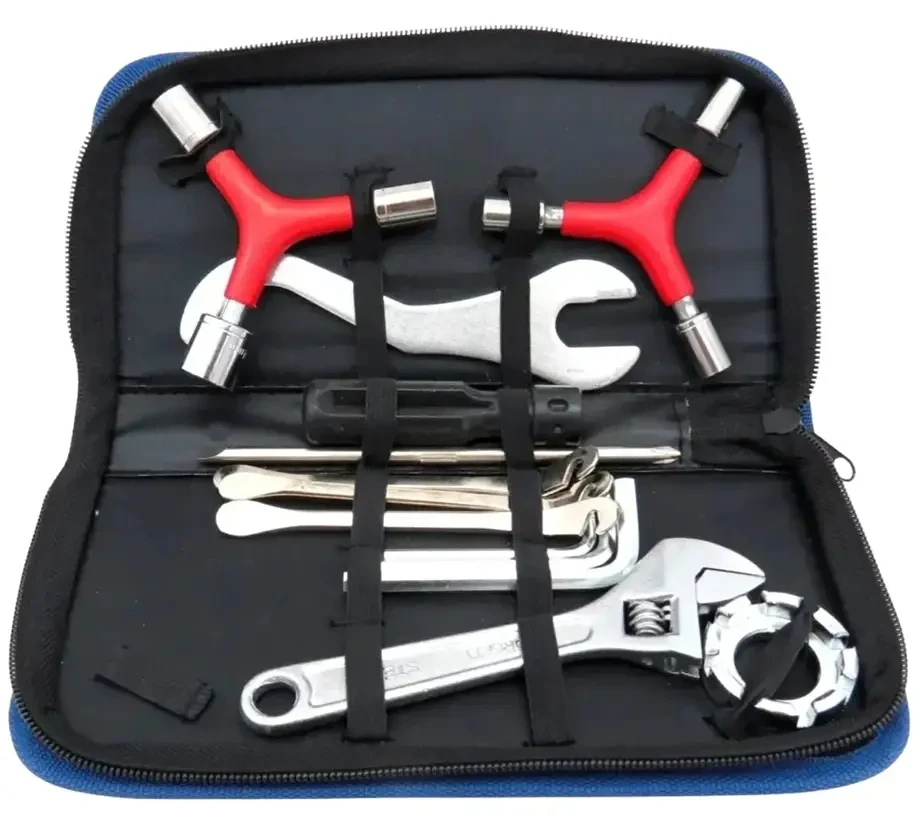 Kit básico de manutenção para ciclismo com ferramentas e itens essenciais