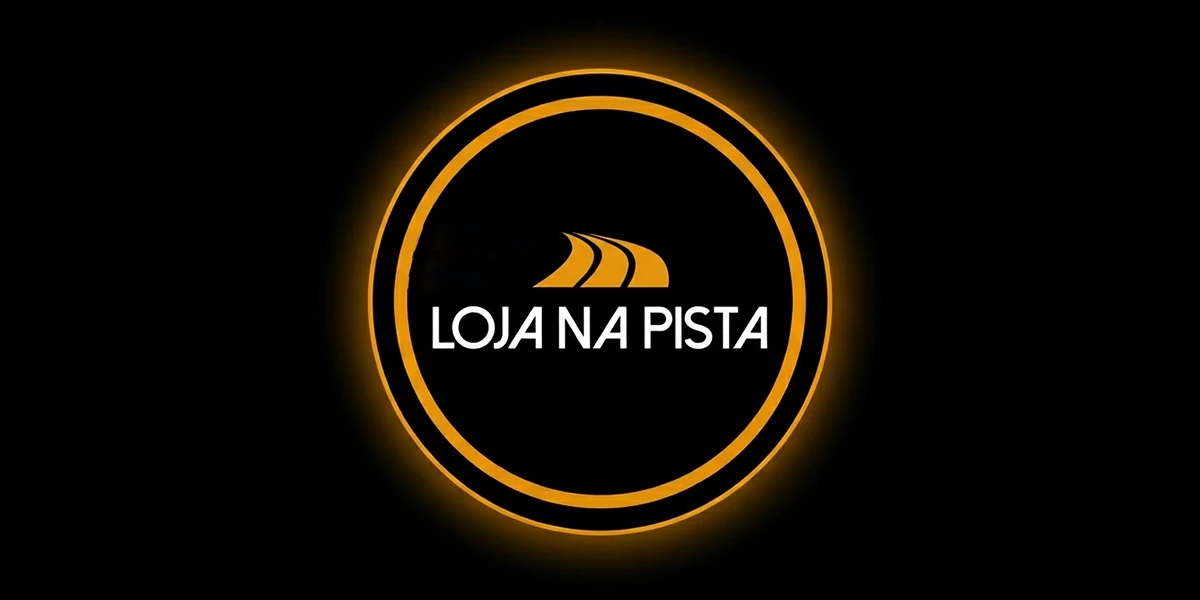 Banner Loja na Pista: logo circular com trilha estilizada em laranja e nome da marca em branco sobre fundo preto